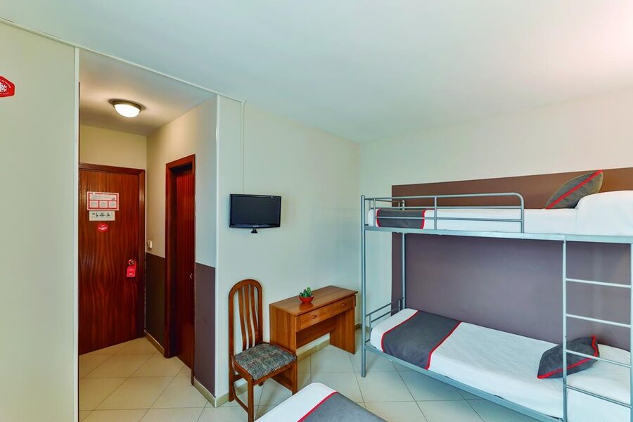 Alcarraz Oyo Hotel Can Peixan מראה חיצוני תמונה